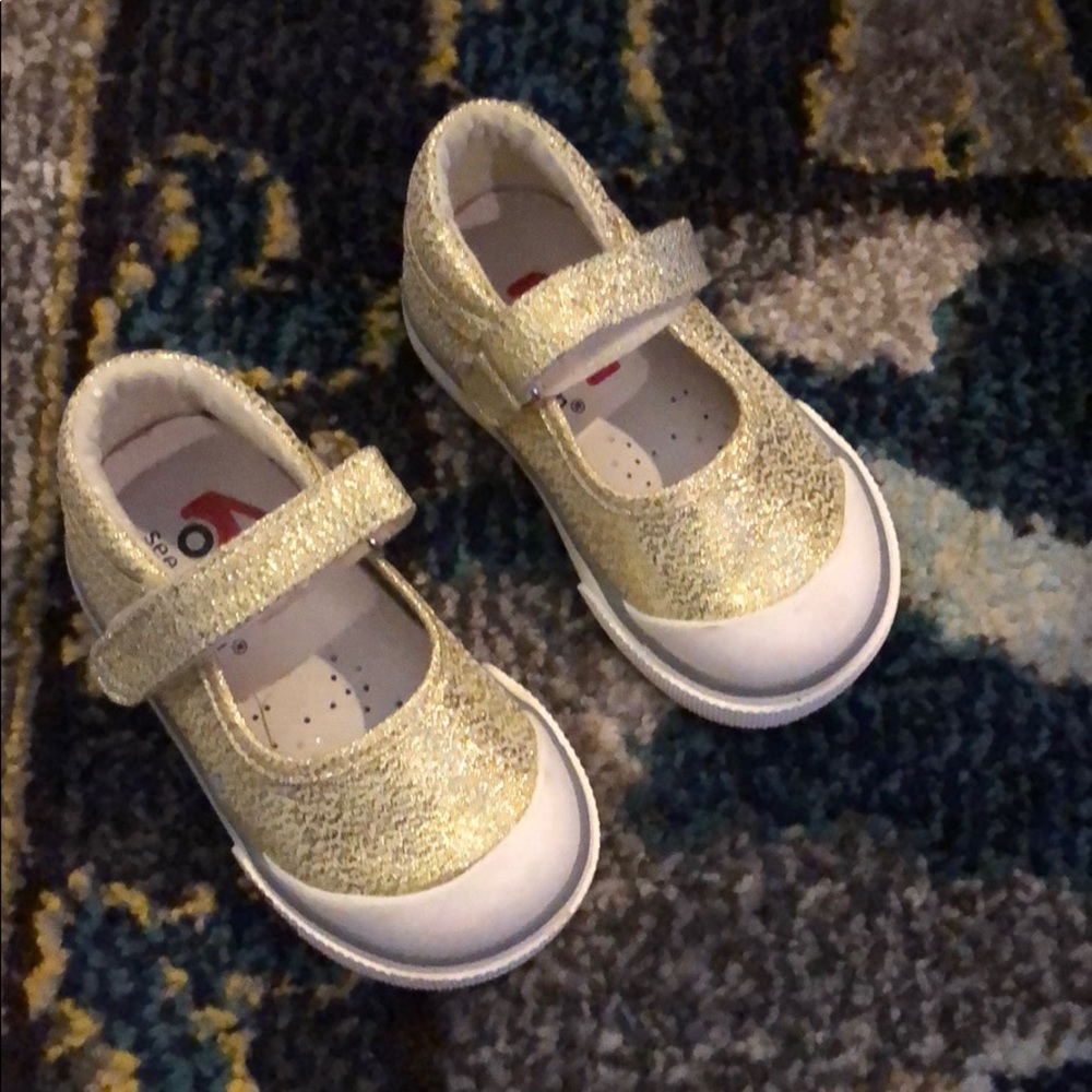 Adorable gold Mary Jane See Kai Run sneakers!